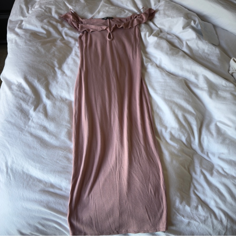 Express Pink Ribbed Off-Shoulder Maxi Dress - Picture 3 of 5